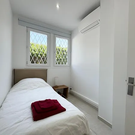 Apartment 3ch Sur Terrasse Et Jardin Privatif 400m De La *